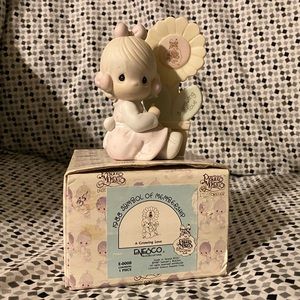 A Growing Love - Precious Moments